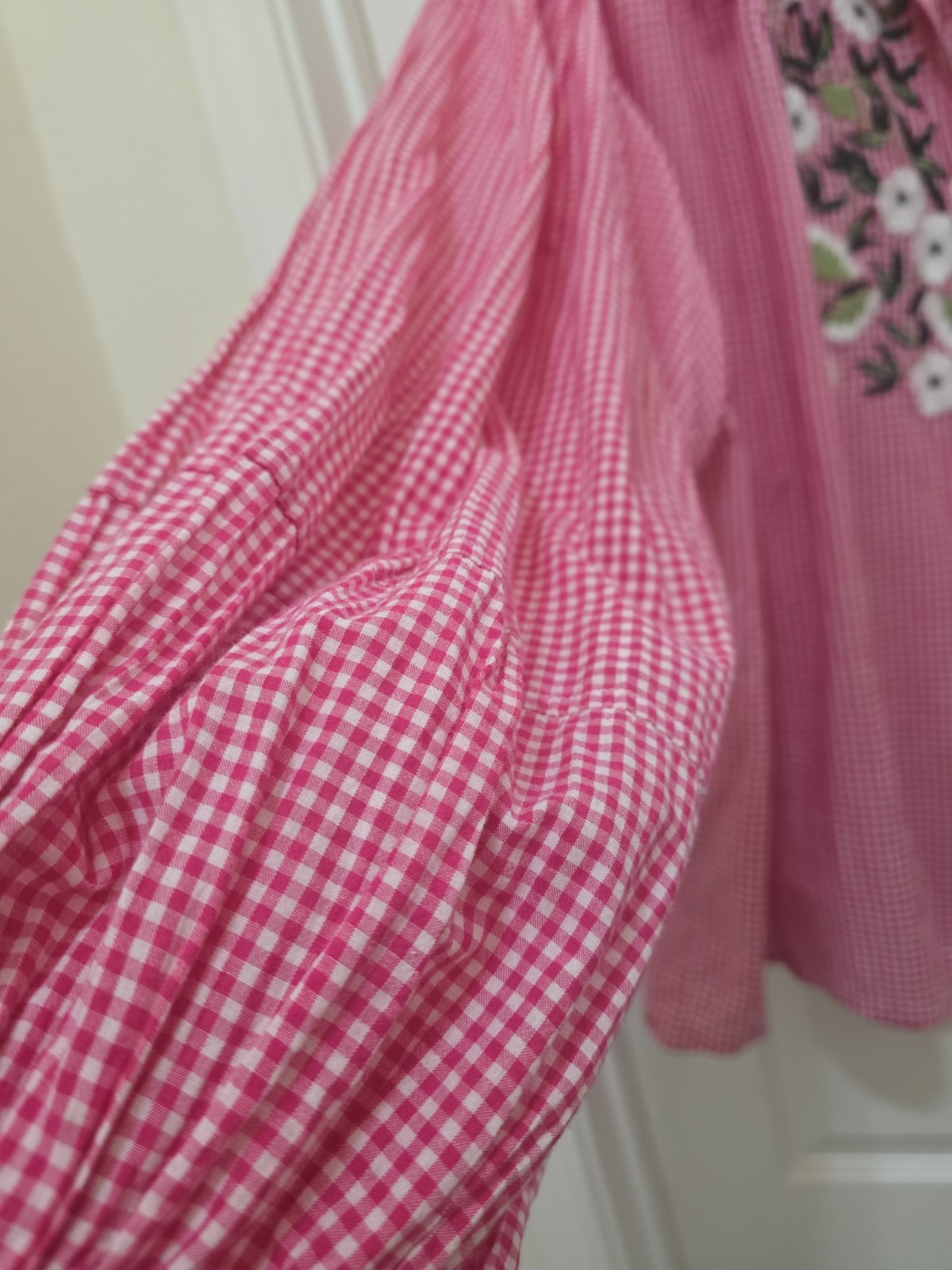 Vintage Pink And White Gingham Woman’s Blouse w/Beautiful Embroidery Size Med