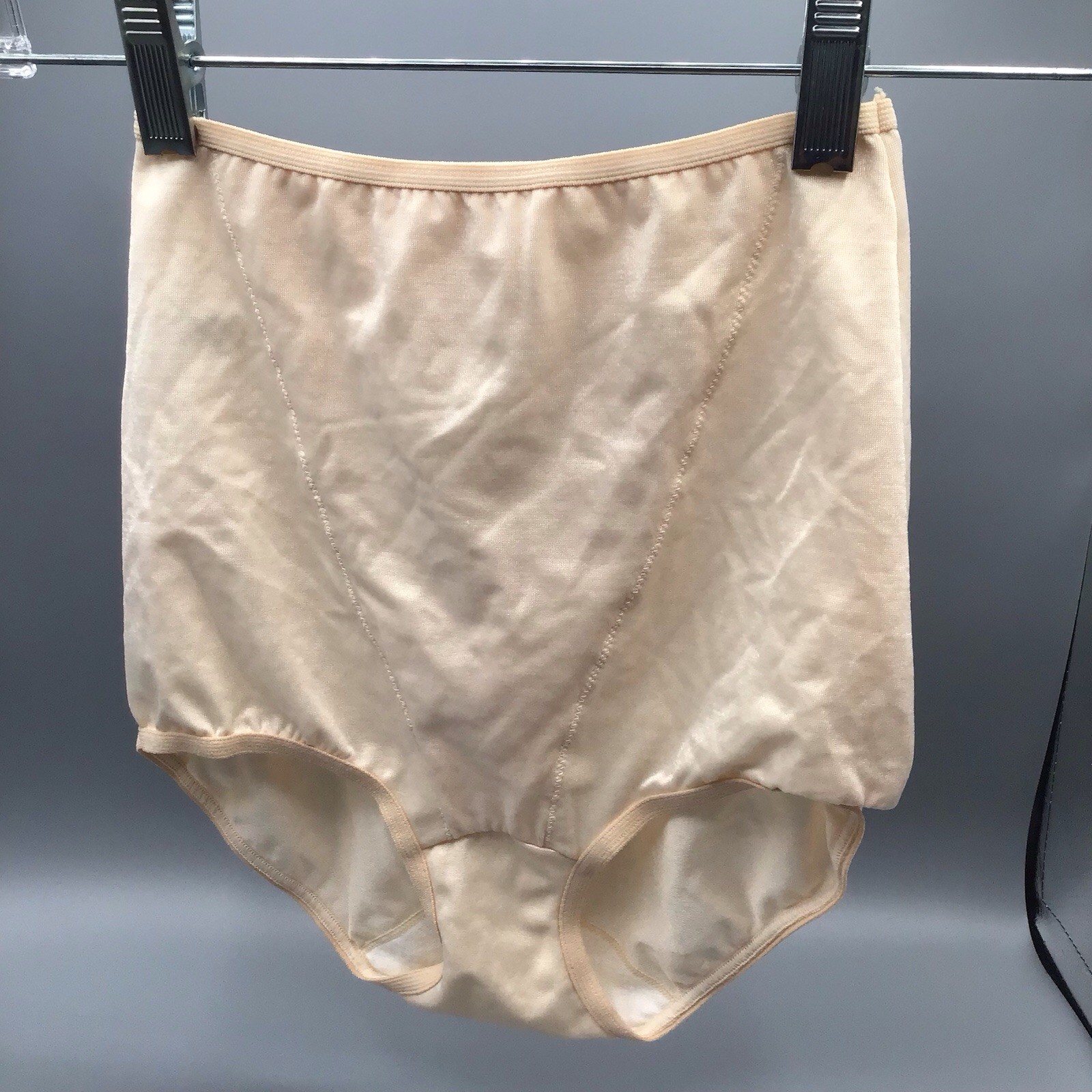 Vintage Playtex Super Look Smoothing Panties Style 6986 Size Medium (6) Beige