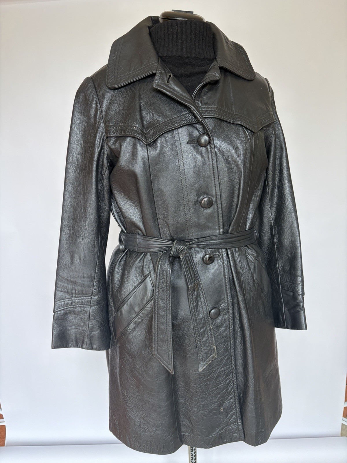 VTG 70’sLeathers New England Sports Wear Blk Leather Coat Sz8 Western Details A+