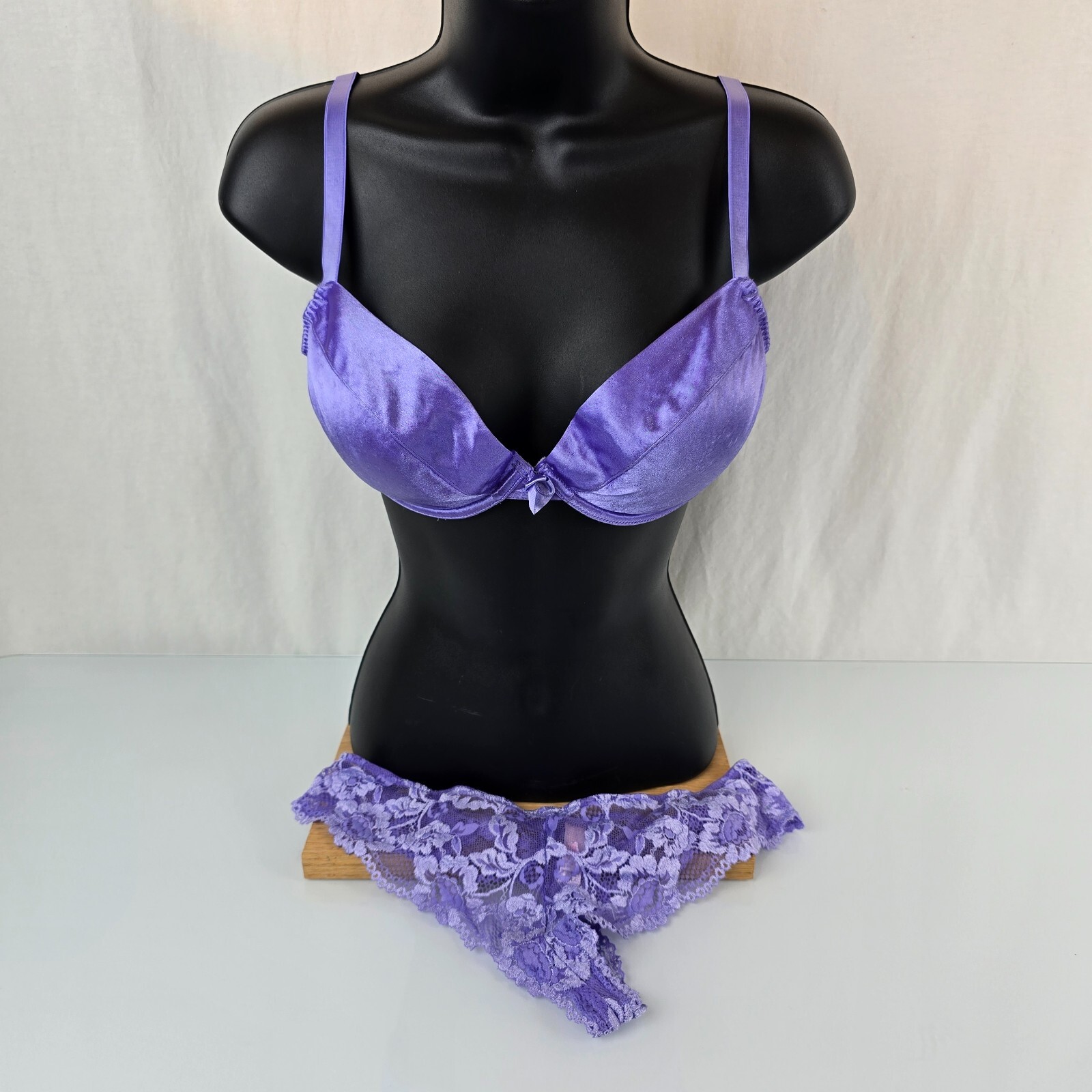 Vintage Victorias Secret Bra 36C Underwire Silky Satin Second Skin Push Up Set
