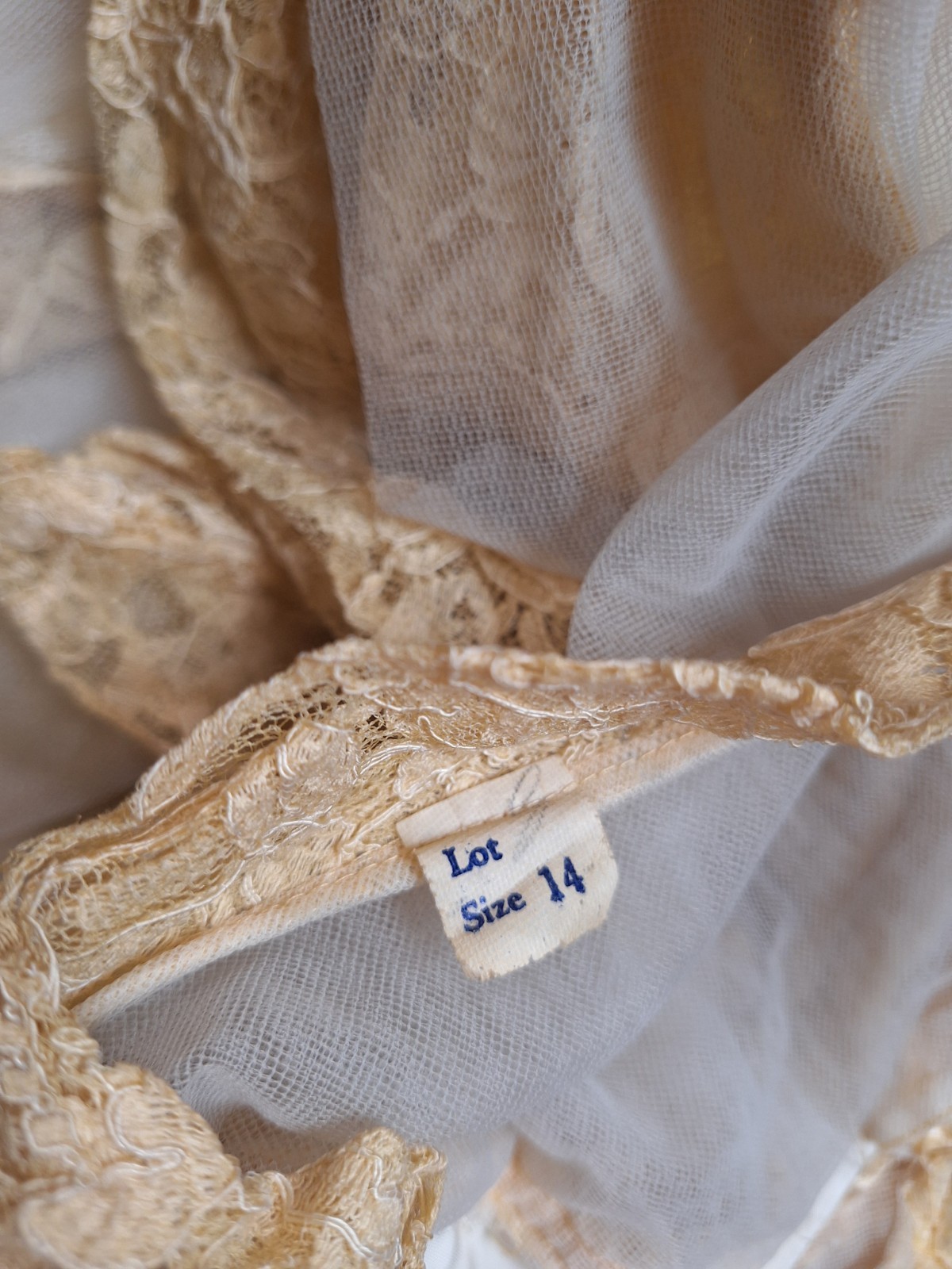 True VTG Mid-century 1950s Ivory Lace Tulle Satin Wedding Gown Dress 14 S/M MCM