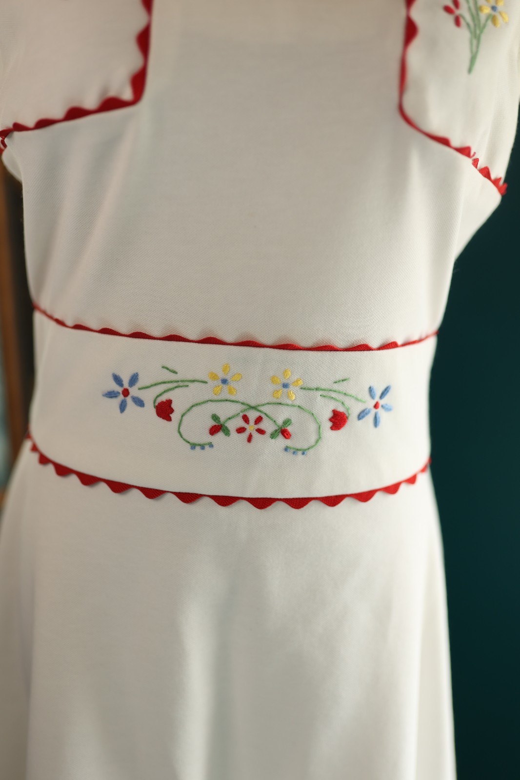 Vintage Rare 70s Point Set Sleeveless Tennis Dress Embroidered Floral Midsommar