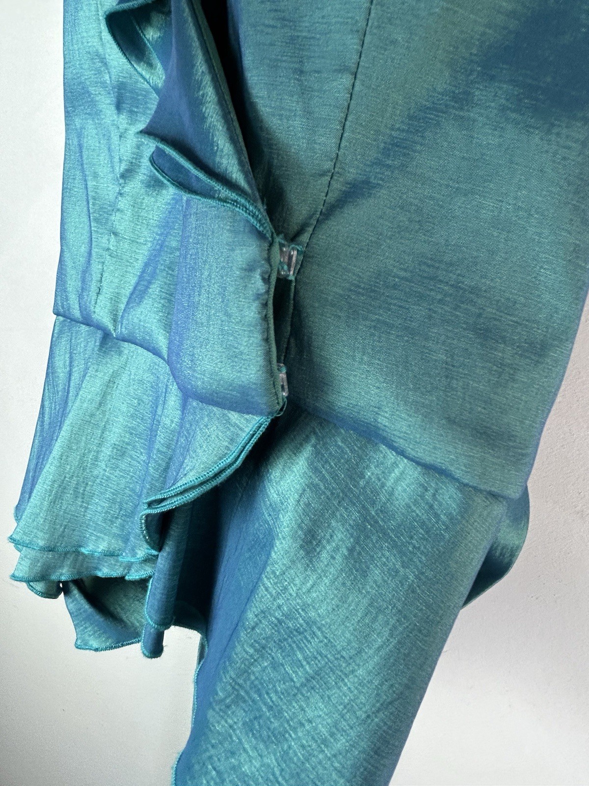 VTG CAMERON BLAKE BY MON CHERI Taffeta Skirt Set Elegant Irisdescent Green Y2K