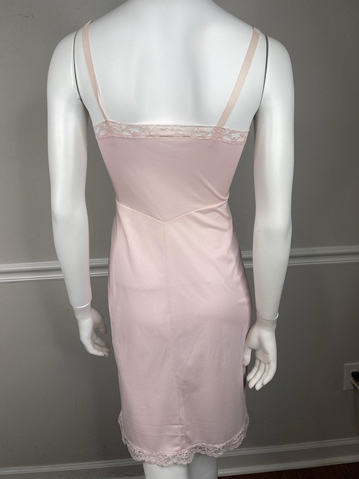 Vtg Gossard Artemis Full Slip Size 32 pink Nylon Lace satin pink Nightgown Dress