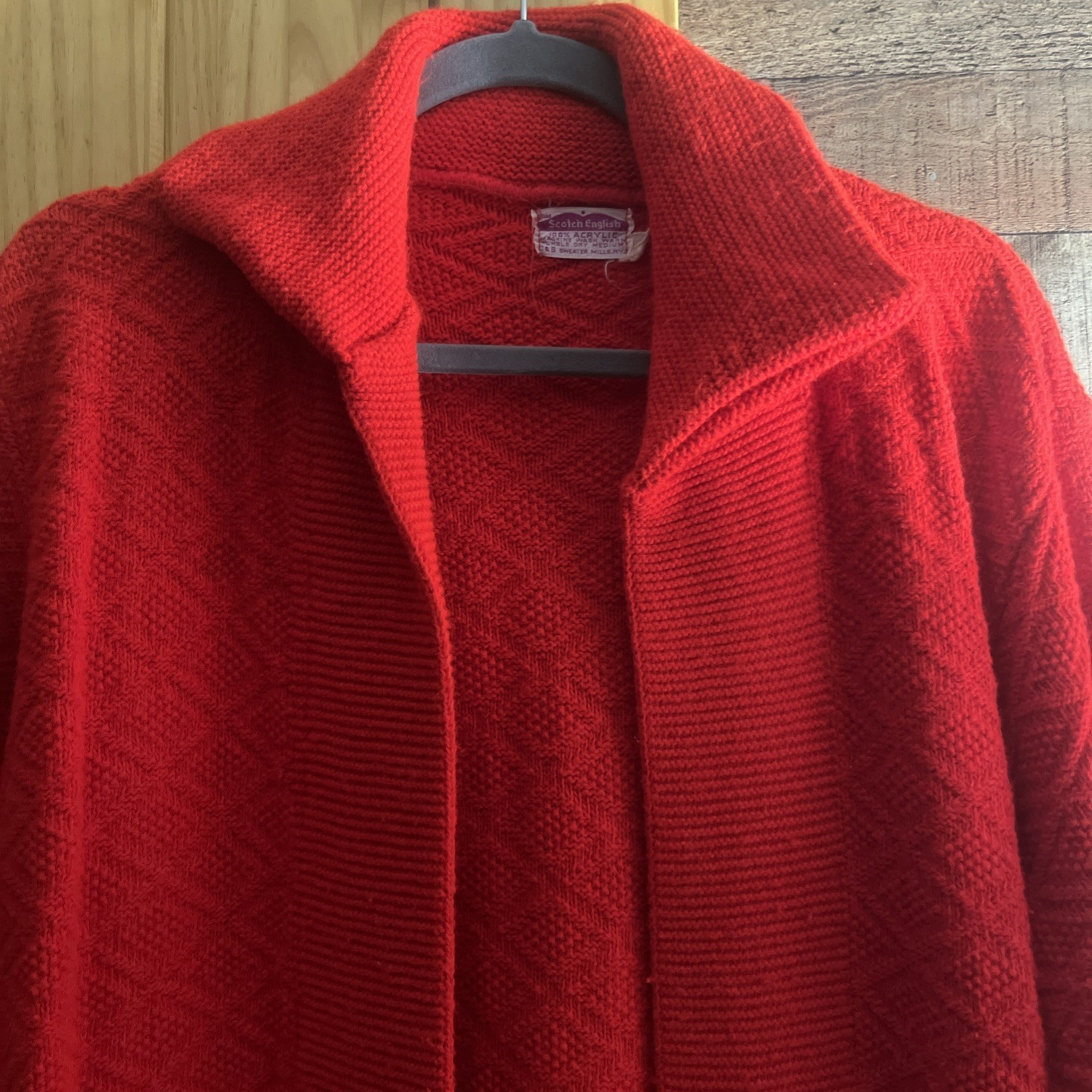 Vintage Womens Scotch English Red Knit Sweater 100% Acrylic Size Medium