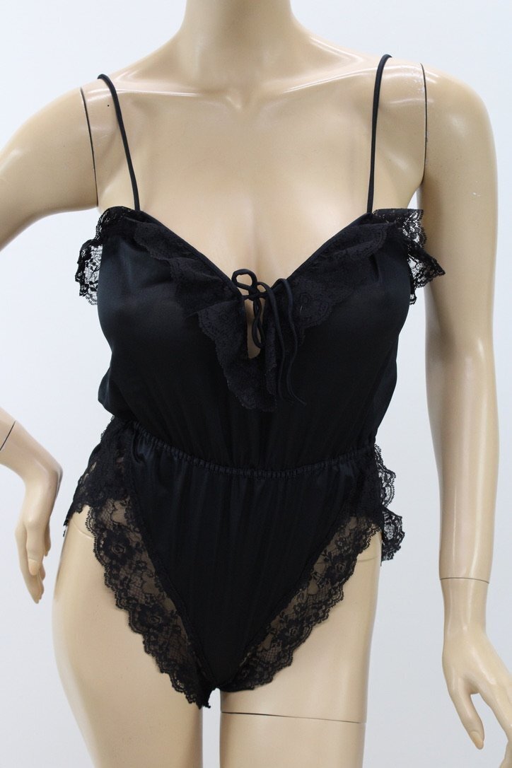 Vintage Chic Lingerie Black Lace Teddy M Flounced Ruffle Open Snap Gusset USA