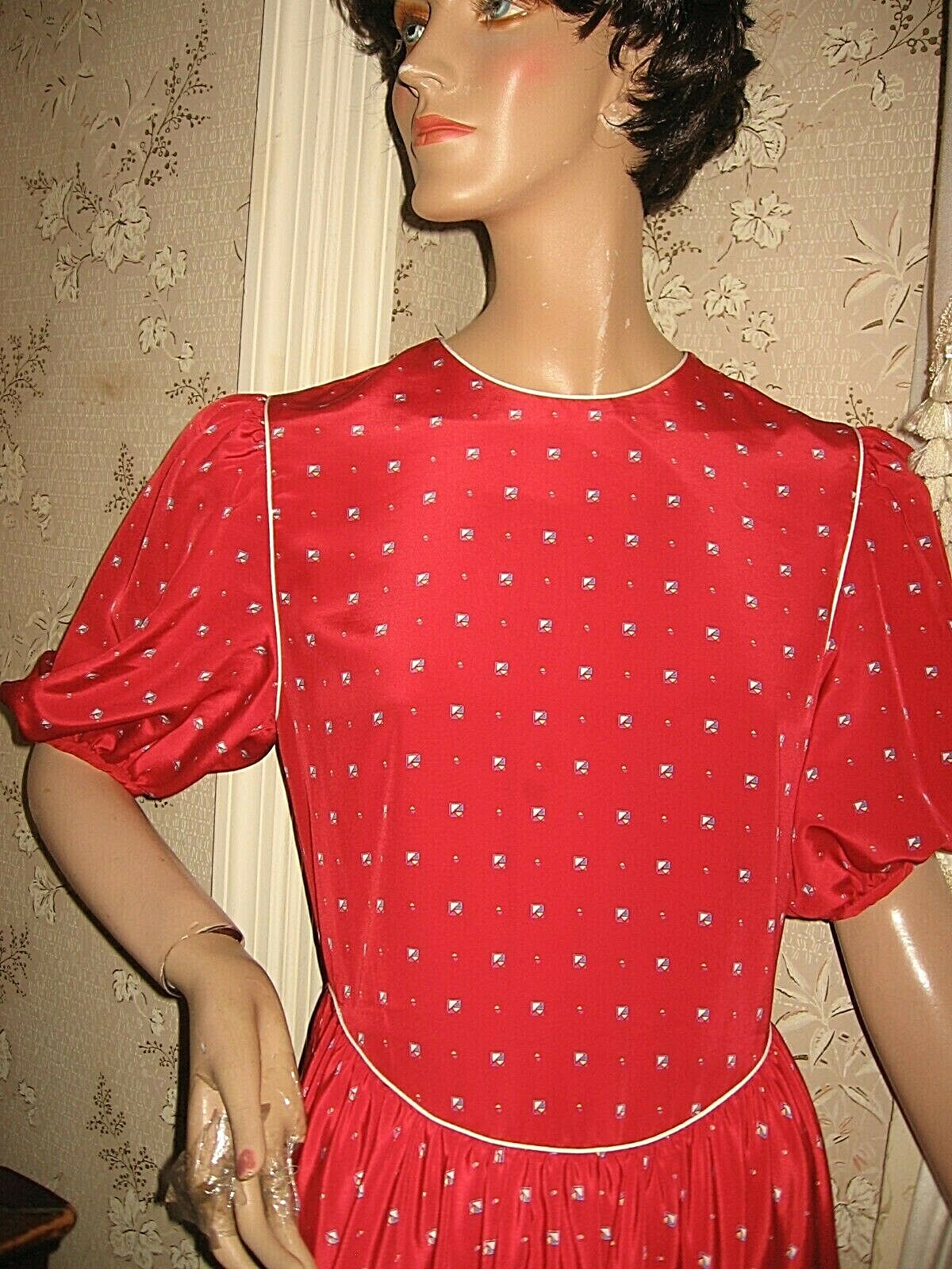 LOVELY VINTAGE JT DRESS – SILKY POLYESTER RED DRESS GEOMETRIC DESIGN