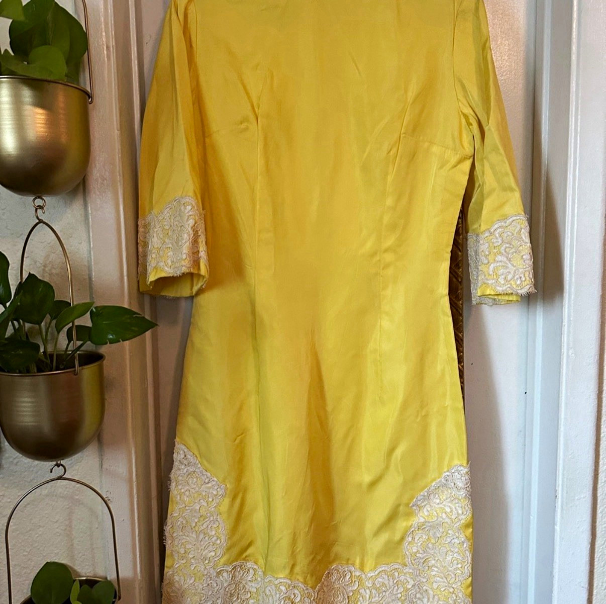 Vintage 1960s Yellow Lace Trim dress with 1/2 sleeves and back zip