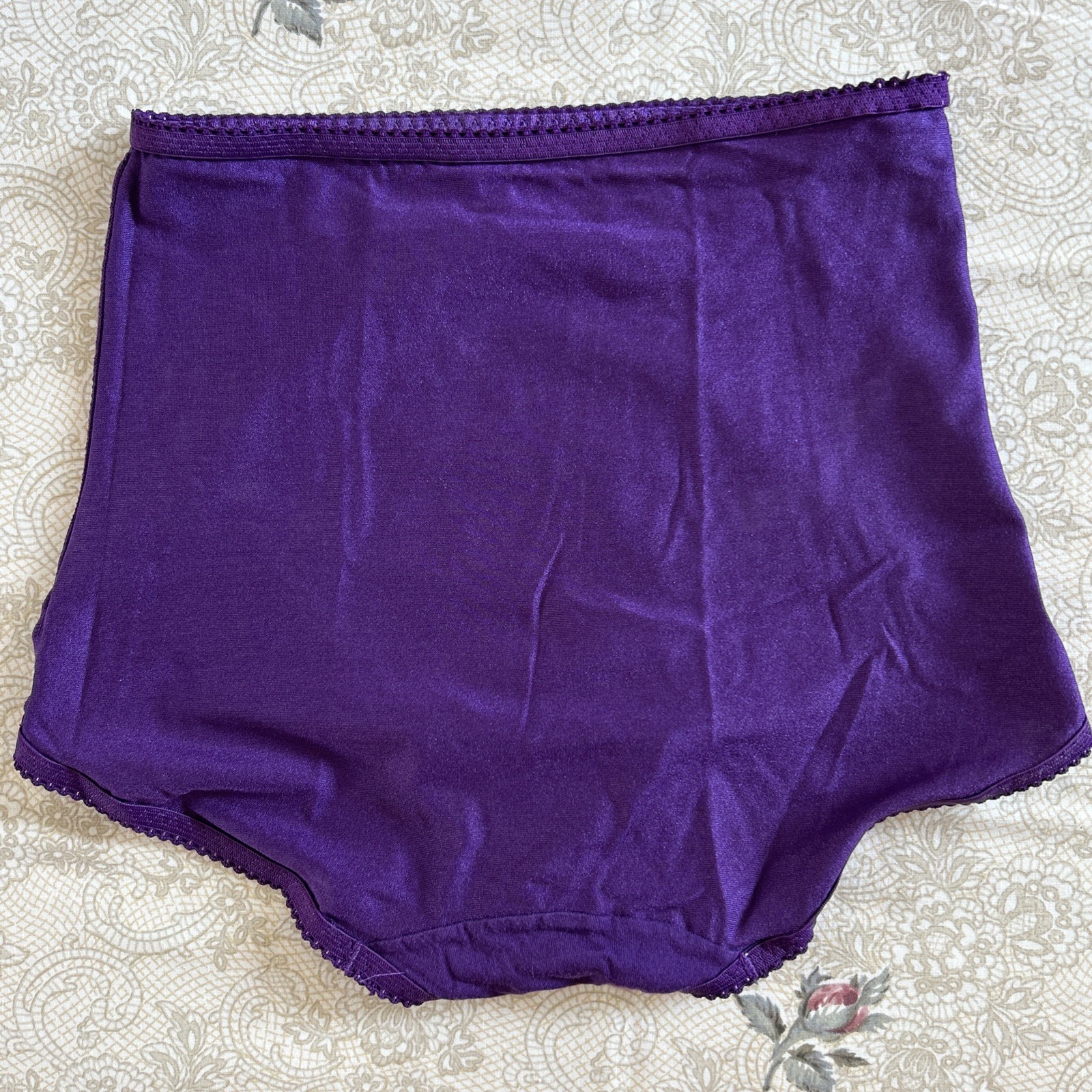 Underscore Shapewear Medium Control Purple Panties Briefs Size Med NWOT