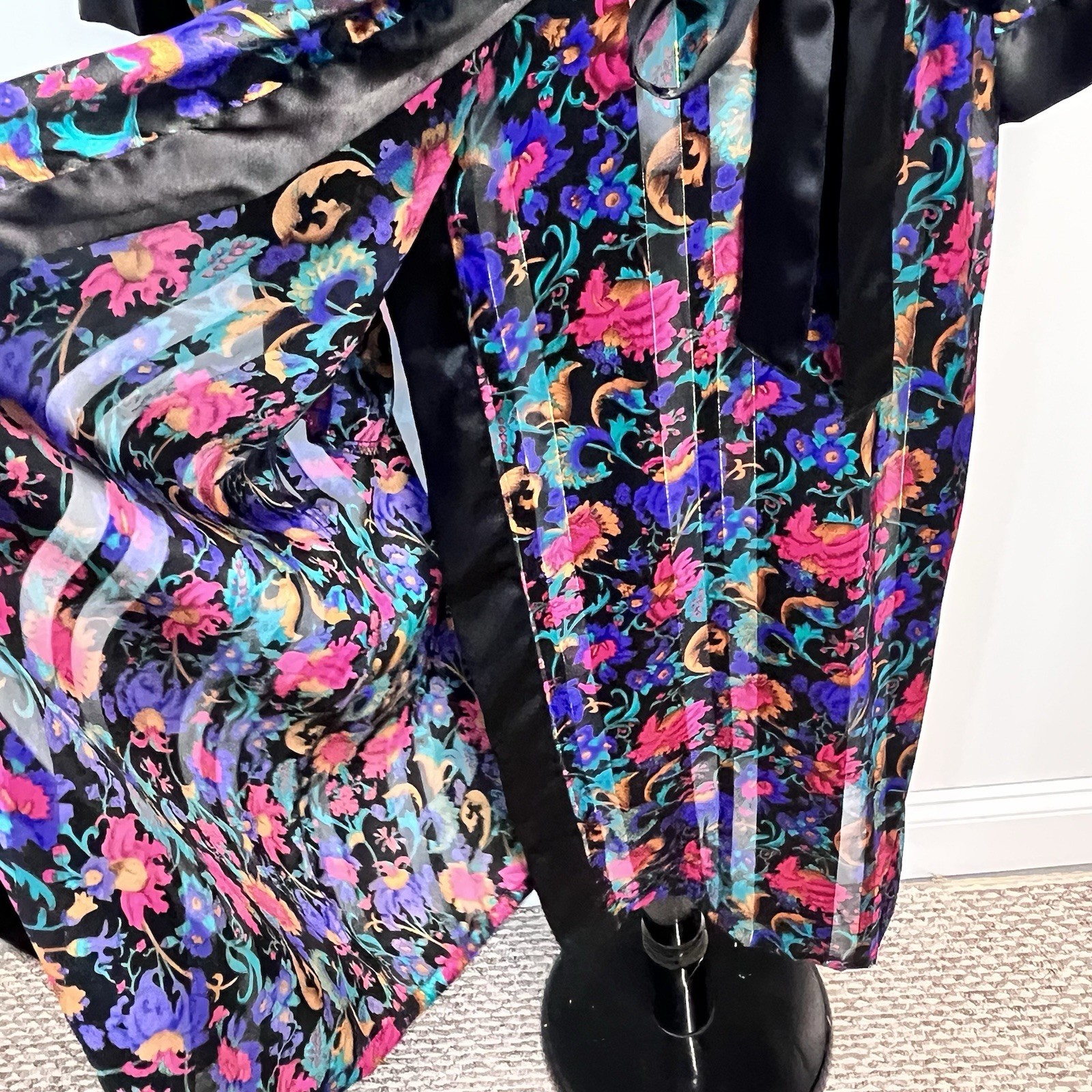 Vintage Inner Most Lingerie Robe sz Medium Black Pink Purple Floral Wrap Satin