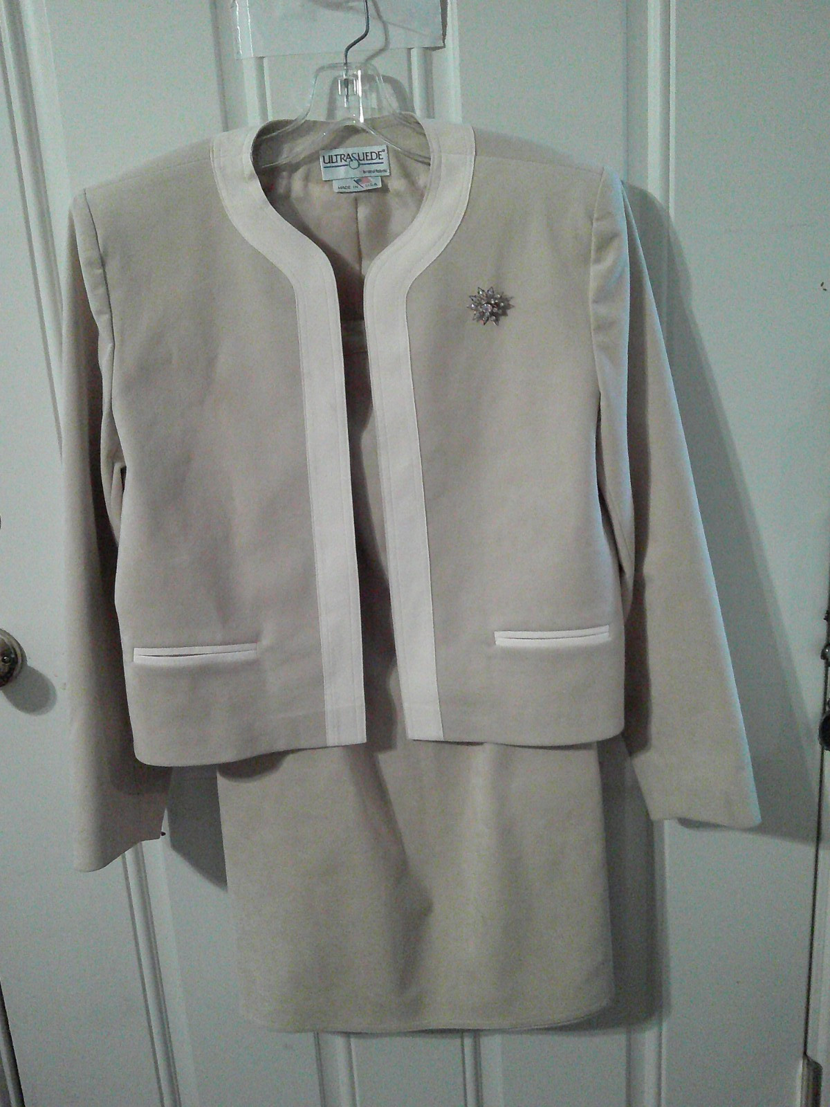 Count Romi Ultra Suede Brand Fabric women’s 2 piece Skirt Suit size 10