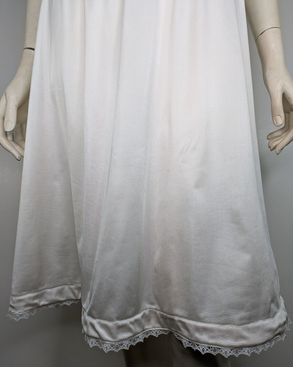 Half Slip Vintage Vanity Fair Lingerie Nylon Undergarments USA Skirt Floral L