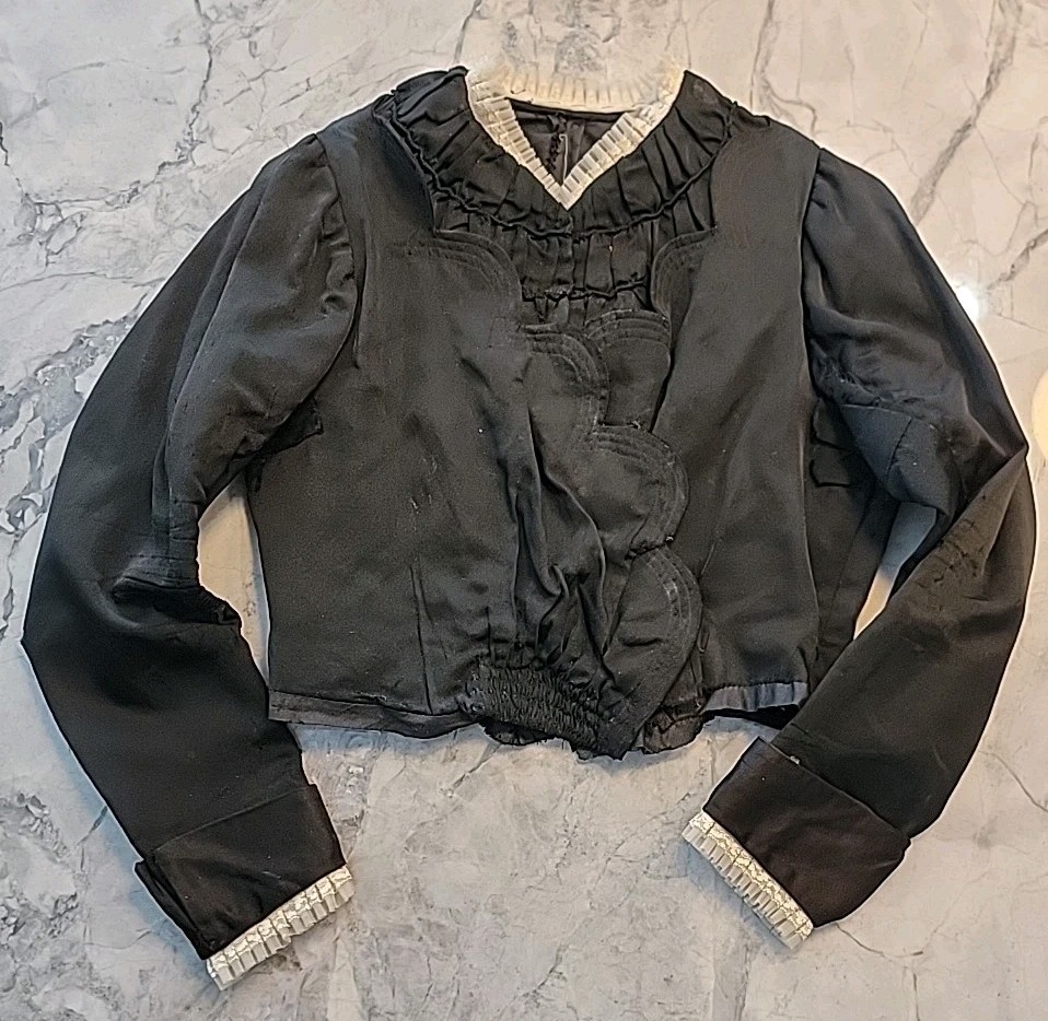 C 1870’S BLACK SILK SATIN BODICE W HANDMADE LACE EDGING Edwardian Victorian OG