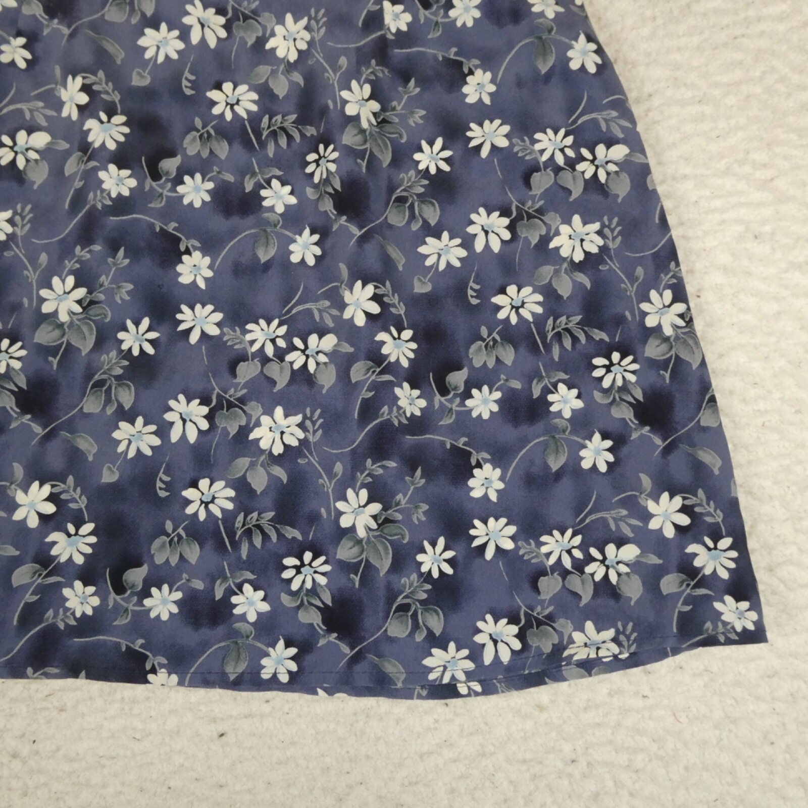 Vintage City Triangles Skirt Women Size 5 Made in USA Blue w Flower Prints Poly