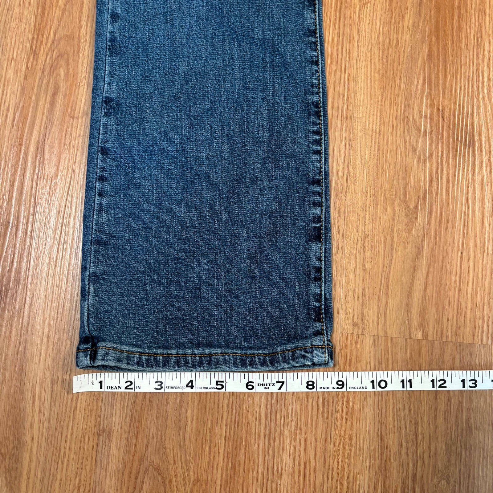 VTG Levi’s 550 Relaxed Boot Cut Stretch Y2K Women’s Sz 30 Med Wash Western Boho