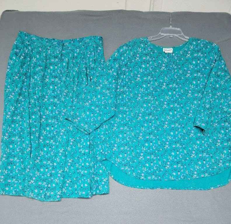VINTAGE~IT’S PAQUETTE~ Skirt Suit Woman’s 2X Top~1X Skirt Padded 80’s GrannyCore