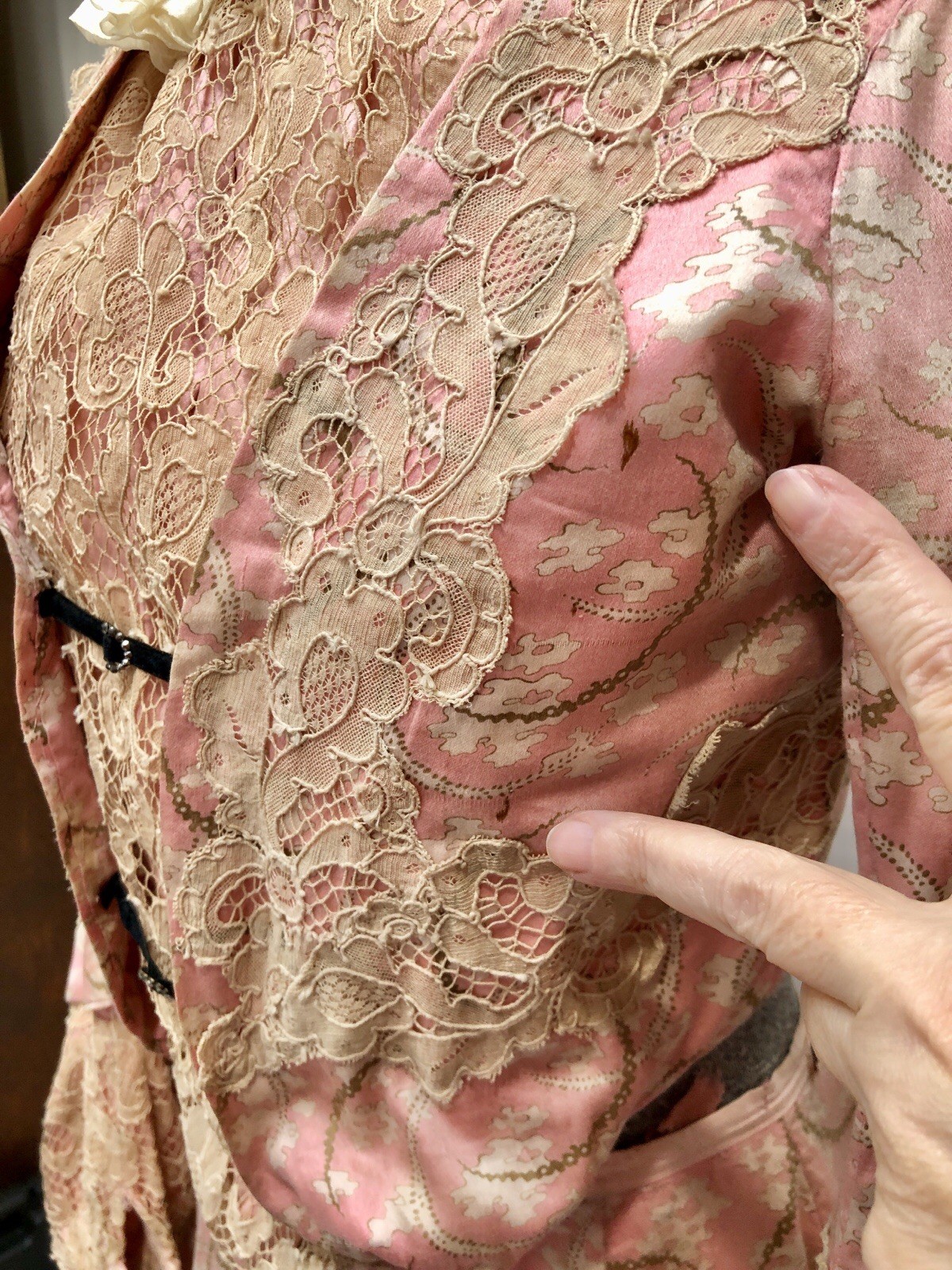 Antique VICTORIAN 1900s GIBSON GIRL Pink Paisley TRAINED GUIPURE LACE 2Pc GOWN