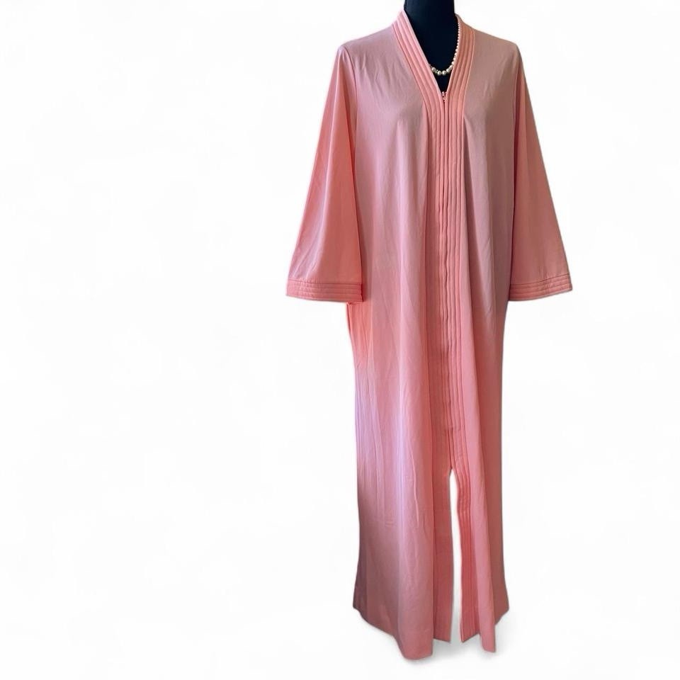Vintage Lounge Robe Sears Take Along Peachy Pink 1970s Size Medium 12-14
