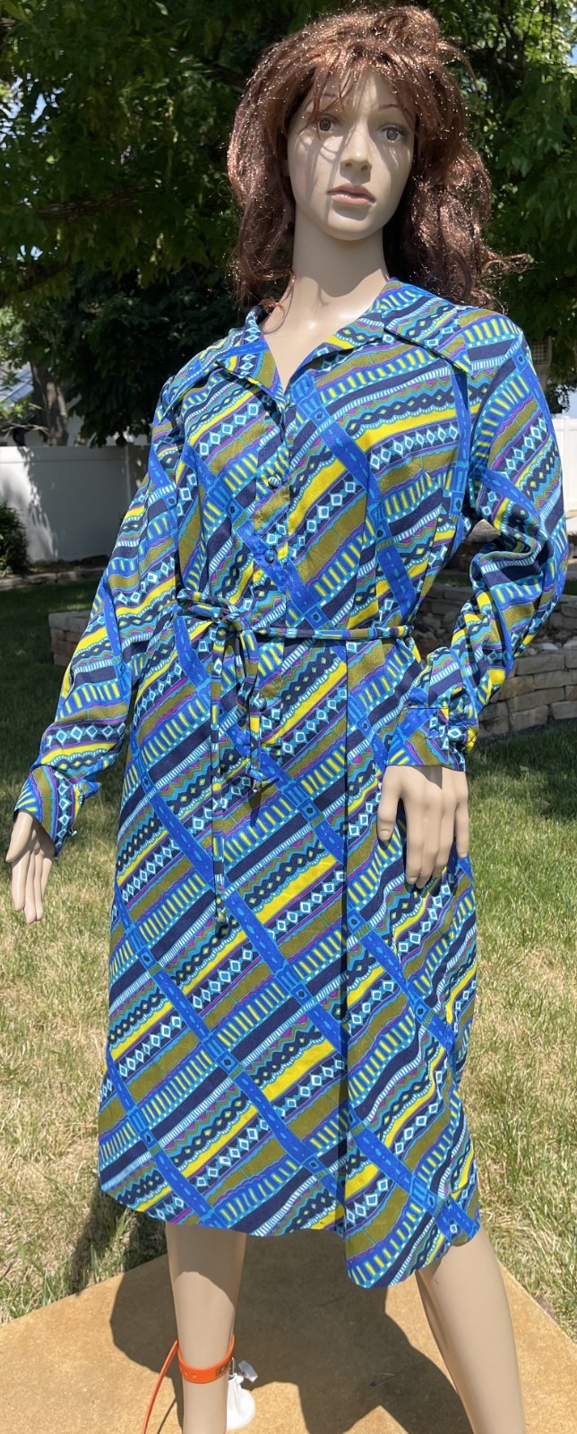 vtg 60s PSYCHEDELIC PRINT dress dagger collar crepe fabric covered buttons Large