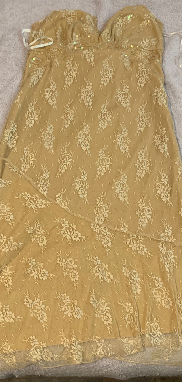 Vintage B.I.Y.S.A.Y.C.D.A 1976 dress- Hand sewed embroidery- Size 12