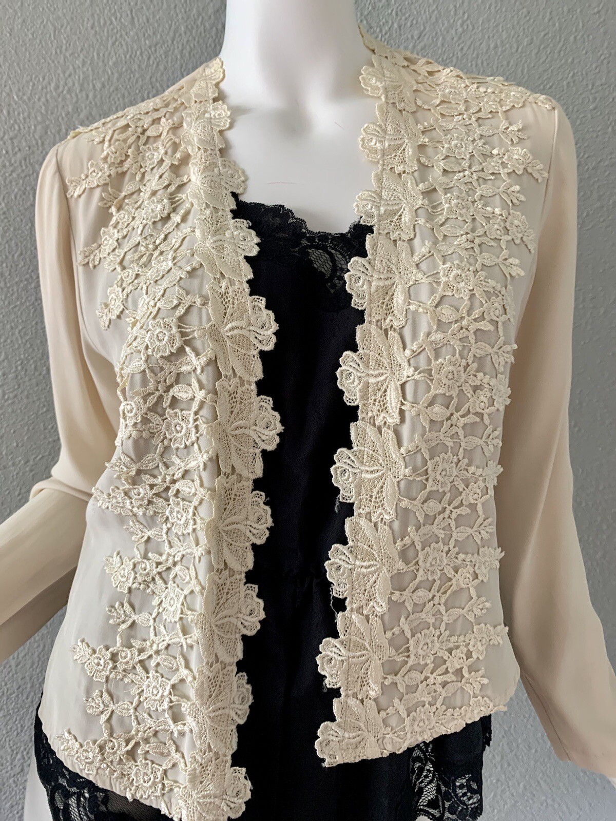 Vintage Beige Lace Cardigan Top