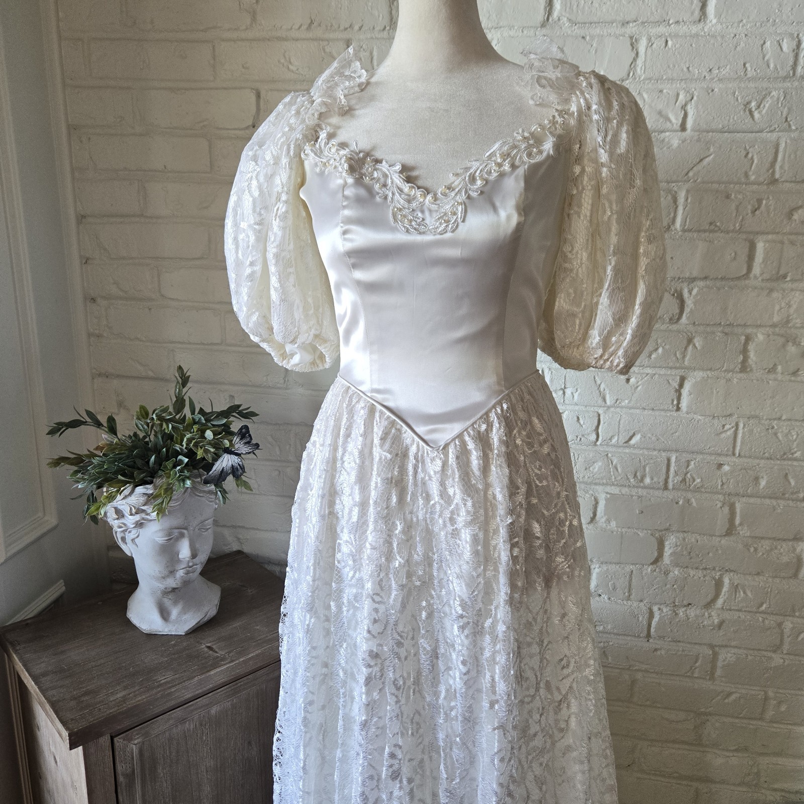 Vtg 80s Romantic Princess Diana Theme Wedding Gown, 4/S, Satin & Lace, Bustle