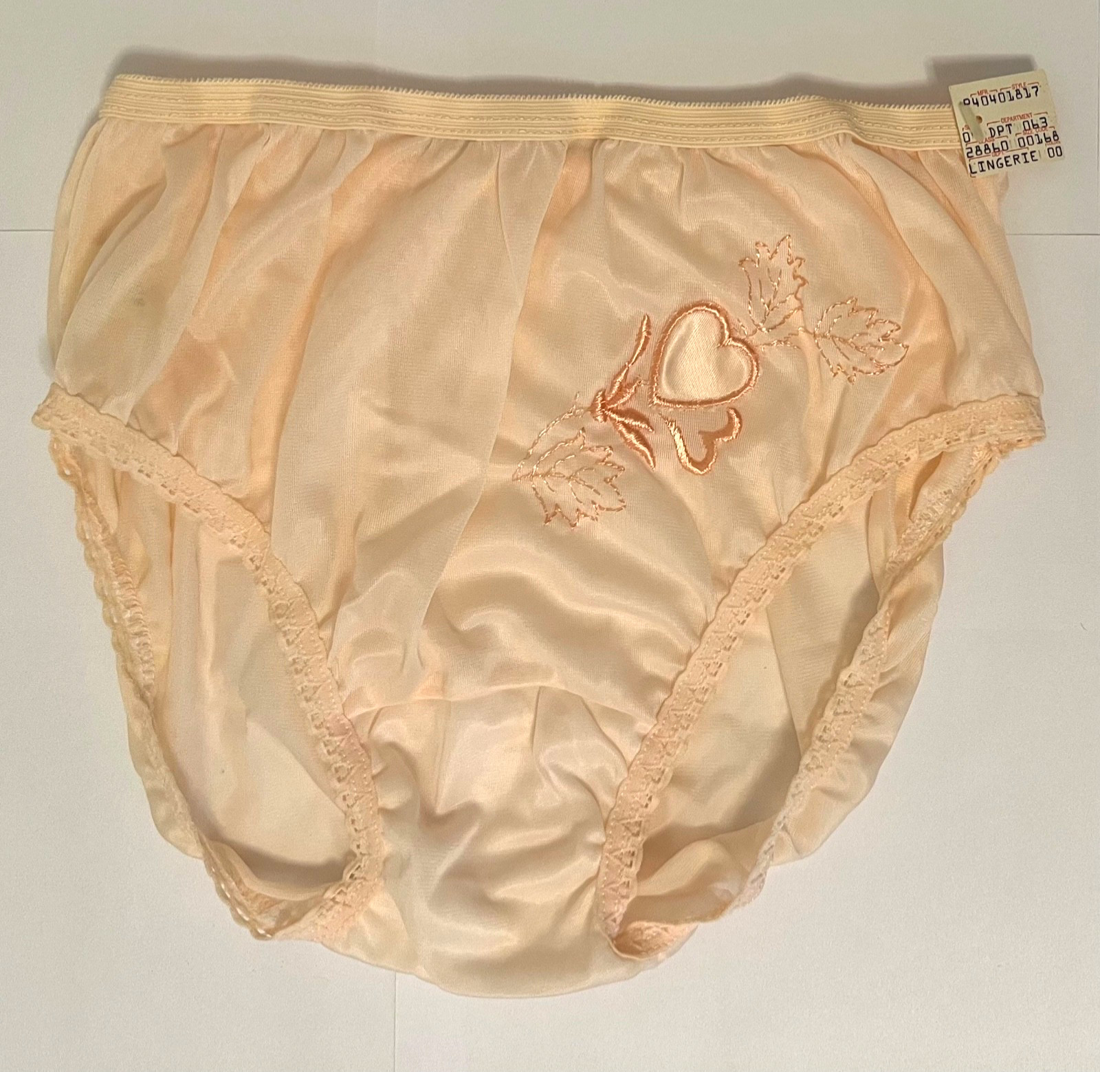 PAM UNDIES Vtg Panties Apricot Heart Embroidery Brief Lace Trim Size 4 Nylon NWT