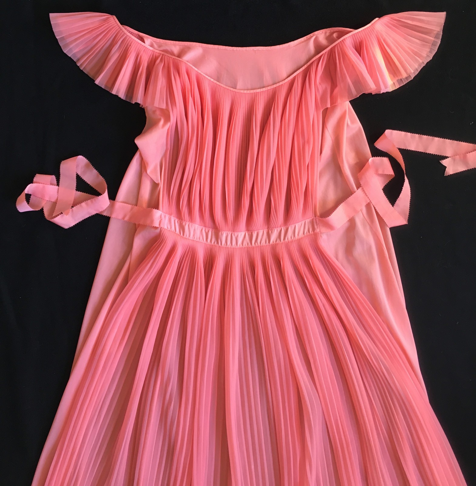 Vanity Fair Coral Pleated Tie Back Gown Slip Dress Negligee Nightgown 36