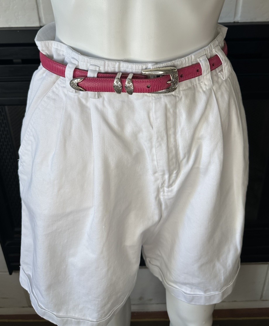 Vtg Liz Sport 80-90’s White Shorts Size 8 Waist 28” Seam To Seam 14”