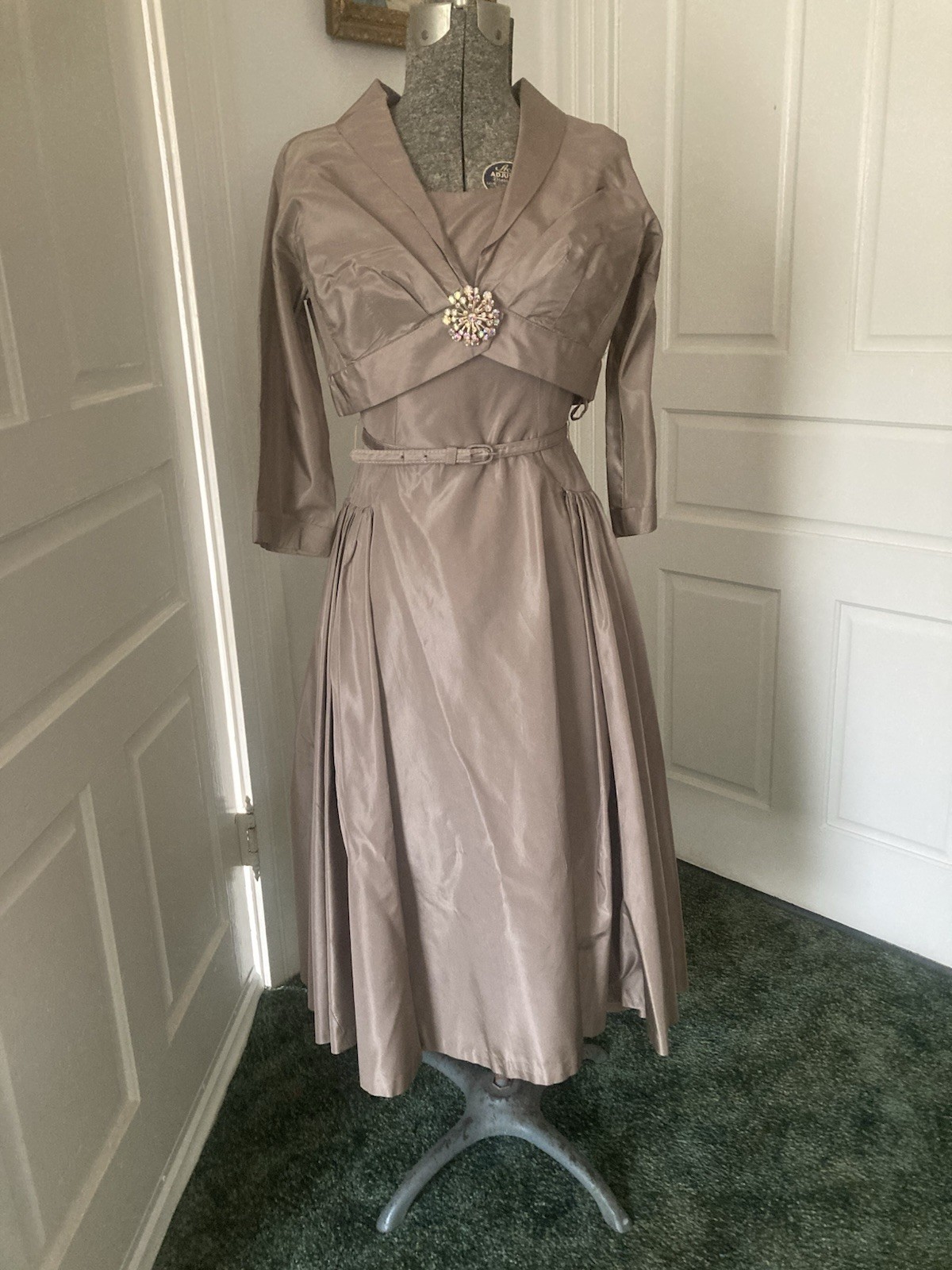 Vintage 1976 Ladies Gray Taffeta Dress & Jacket-size 12-small, Petite-VGUC
