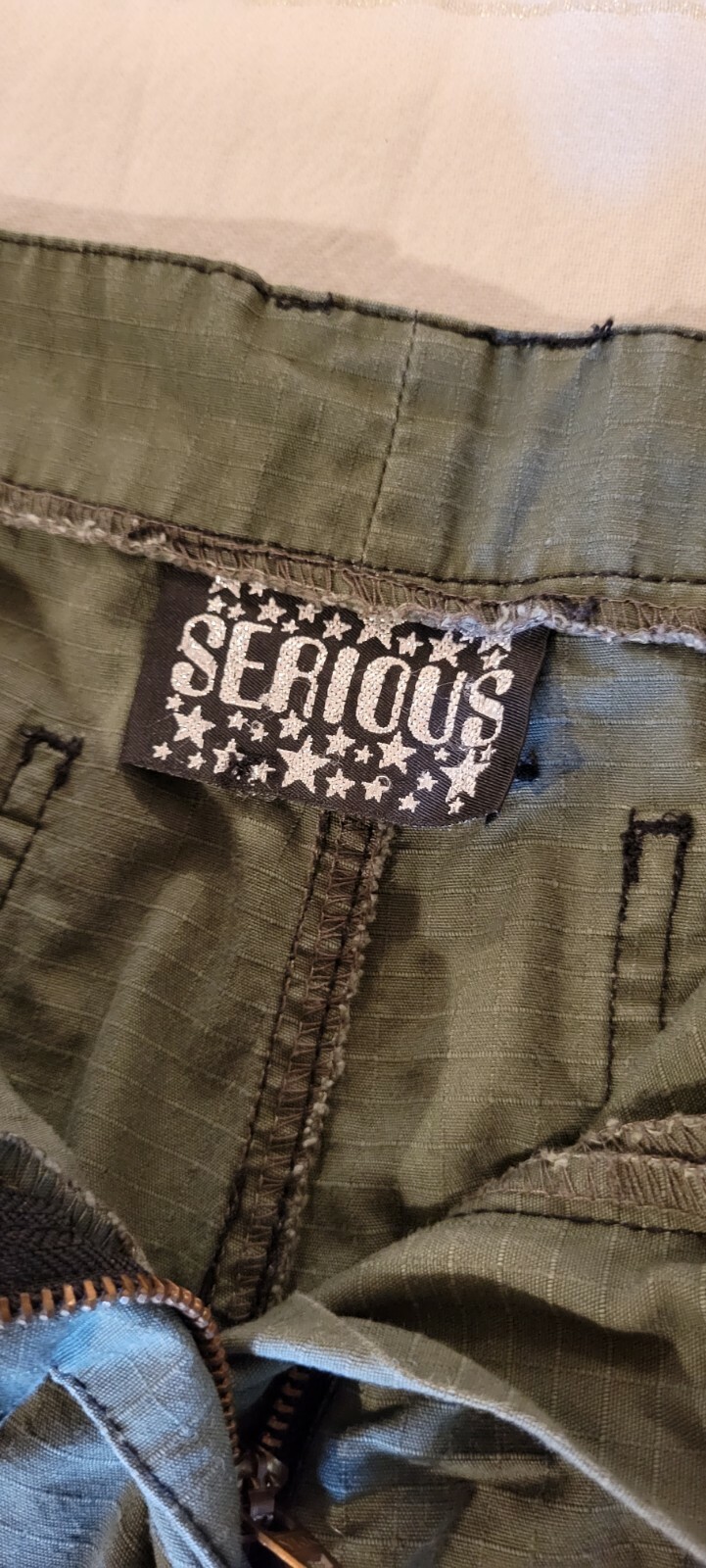 90s Vintage SERIOUS Capri Cargo Pants