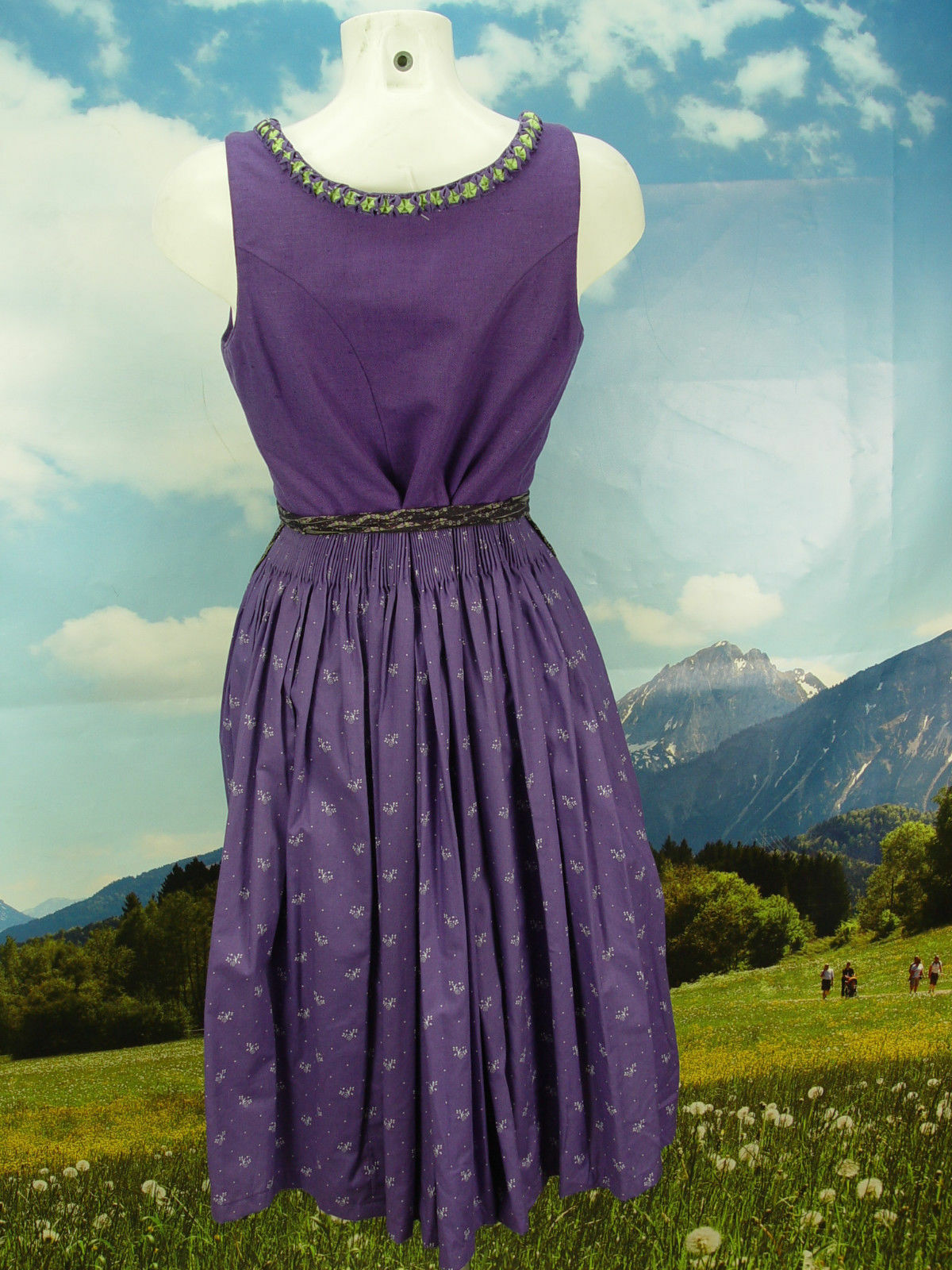 Upcycled original vintage fine pattern high quality dirndl & apron UCD014 size 40