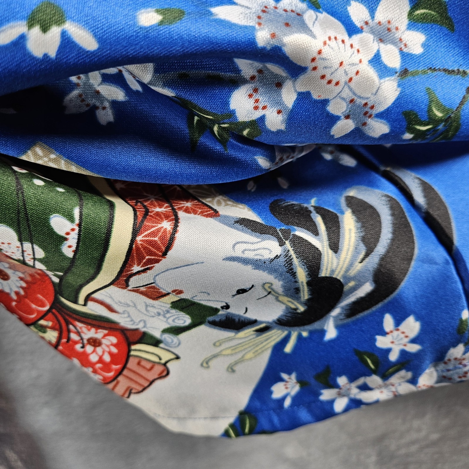 Vintage Kimono Robe Womens M Satin Royal Blue Japanese Style Geisha Artsy