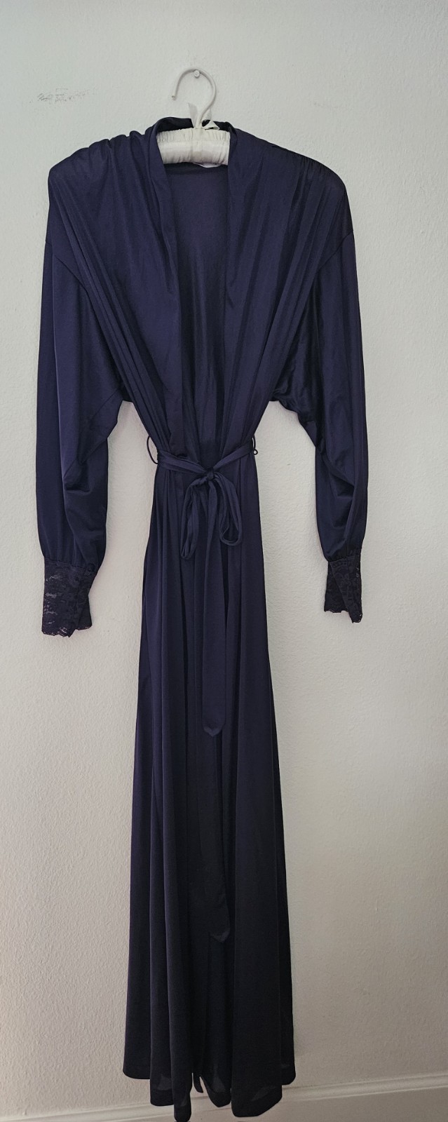 Vanity Fair VTG Y2k Silky Nylon Robe Goddess Purple W/ Lace, Interior Ties Belt