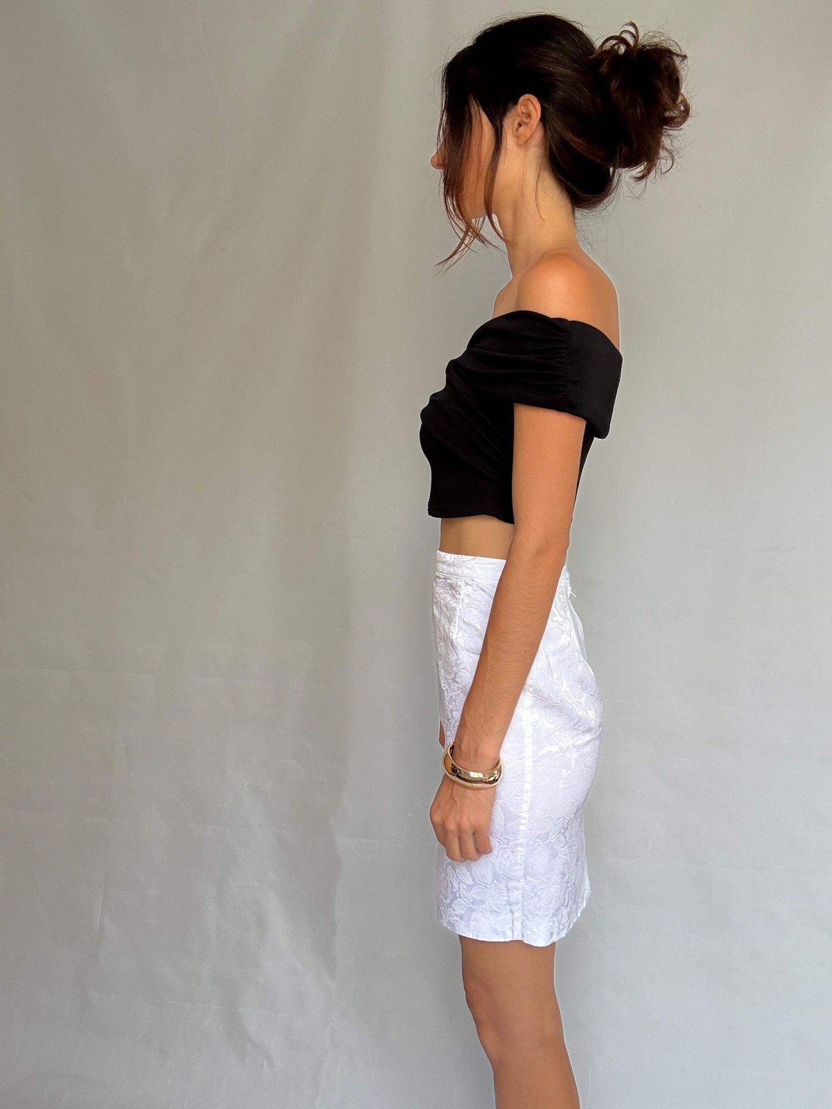 Vintage white floral skirt, cotton viscose blend, straight fit, textured floral