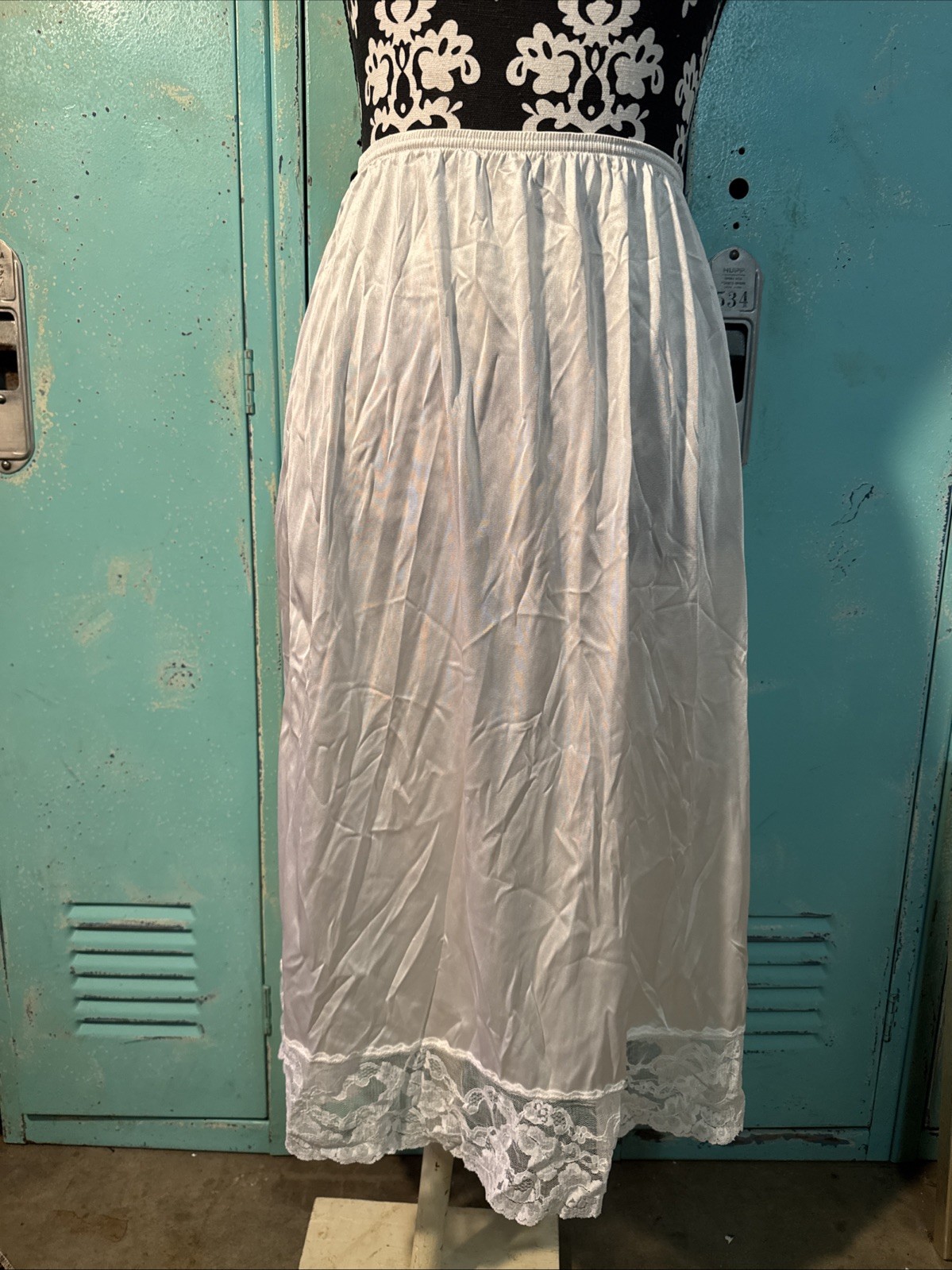 Vintage Vassarette White Half Slip Lace Hem 100% Nylon Medium 28” M/40 1596