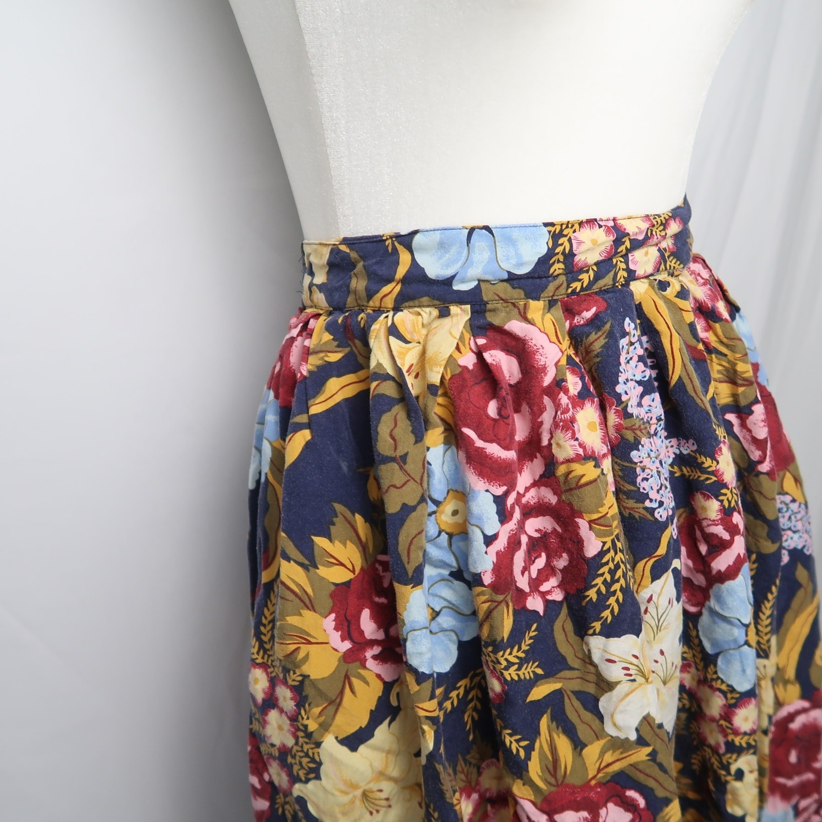 Vintage 90s Bechamel navy blue and pink floral print full midi skirt 6