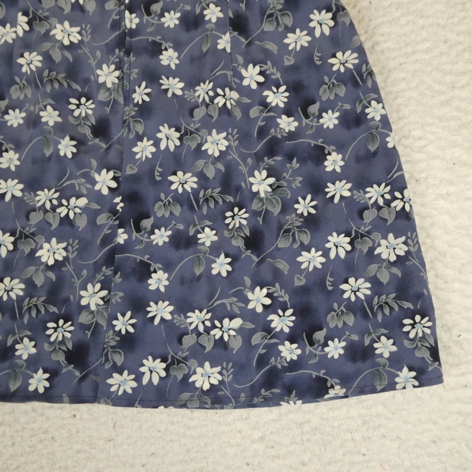 Vintage City Triangles Skirt Women Size 5 Made in USA Blue w Flower Prints Poly