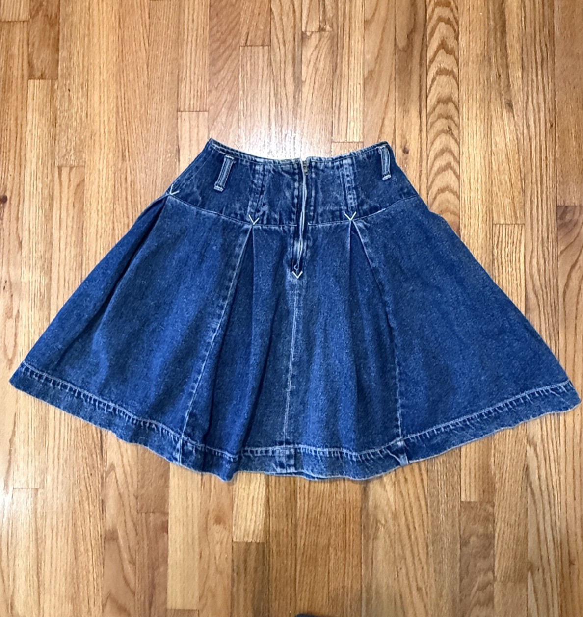 Vintage PEPE Jeans high wasted pleaded blue jean skirt Sz L 100% Cotton