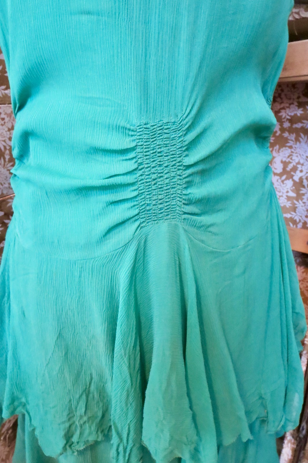 1920s Authentic Bright Green Silk Day Dress With Beaded Bodice 36 Bust