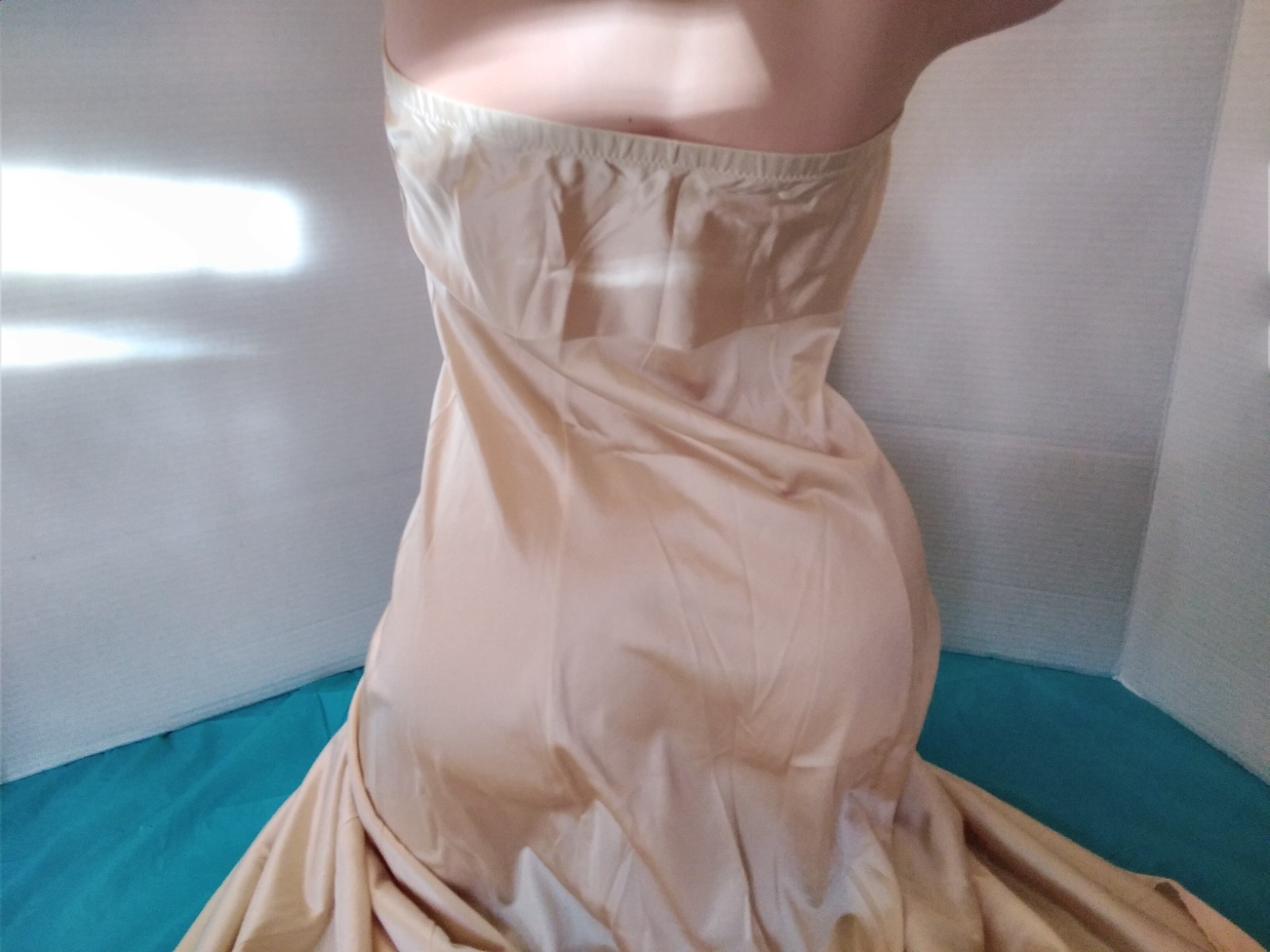 Vintage Vanity Fair Strapless Maxi Slip Size 36 100% Nylon Nude