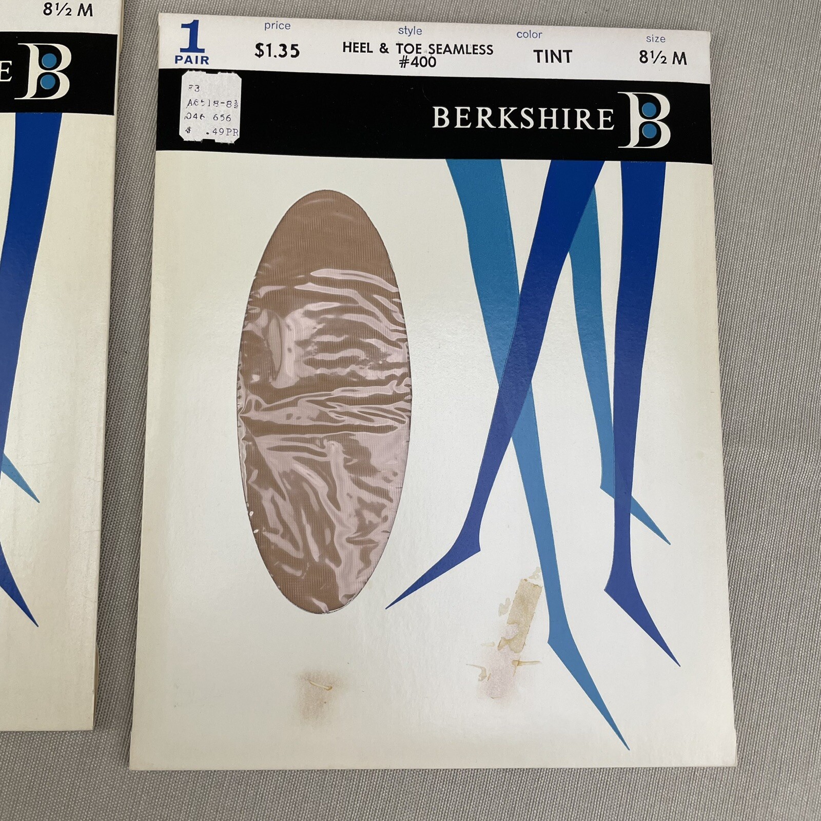 2 pair Berkshire Vintage Nylon Stockings 8 1/2 Medium Tint Heel & Toe Seamless