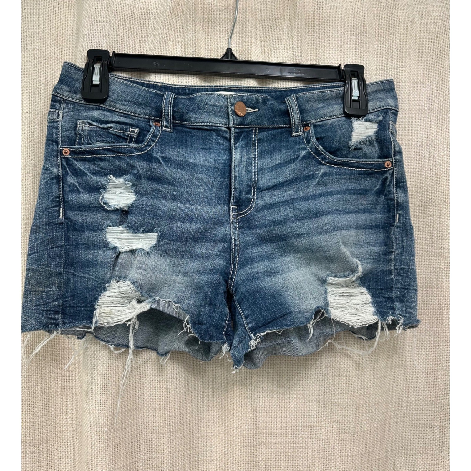BKE Womens 30 Victoria Denim Distressed Short Jean Shorts