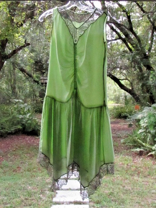ROMANTIC 20s 30s SILK FLAPPER lace green Art Deco Dress fairy VTG whimsigoth S