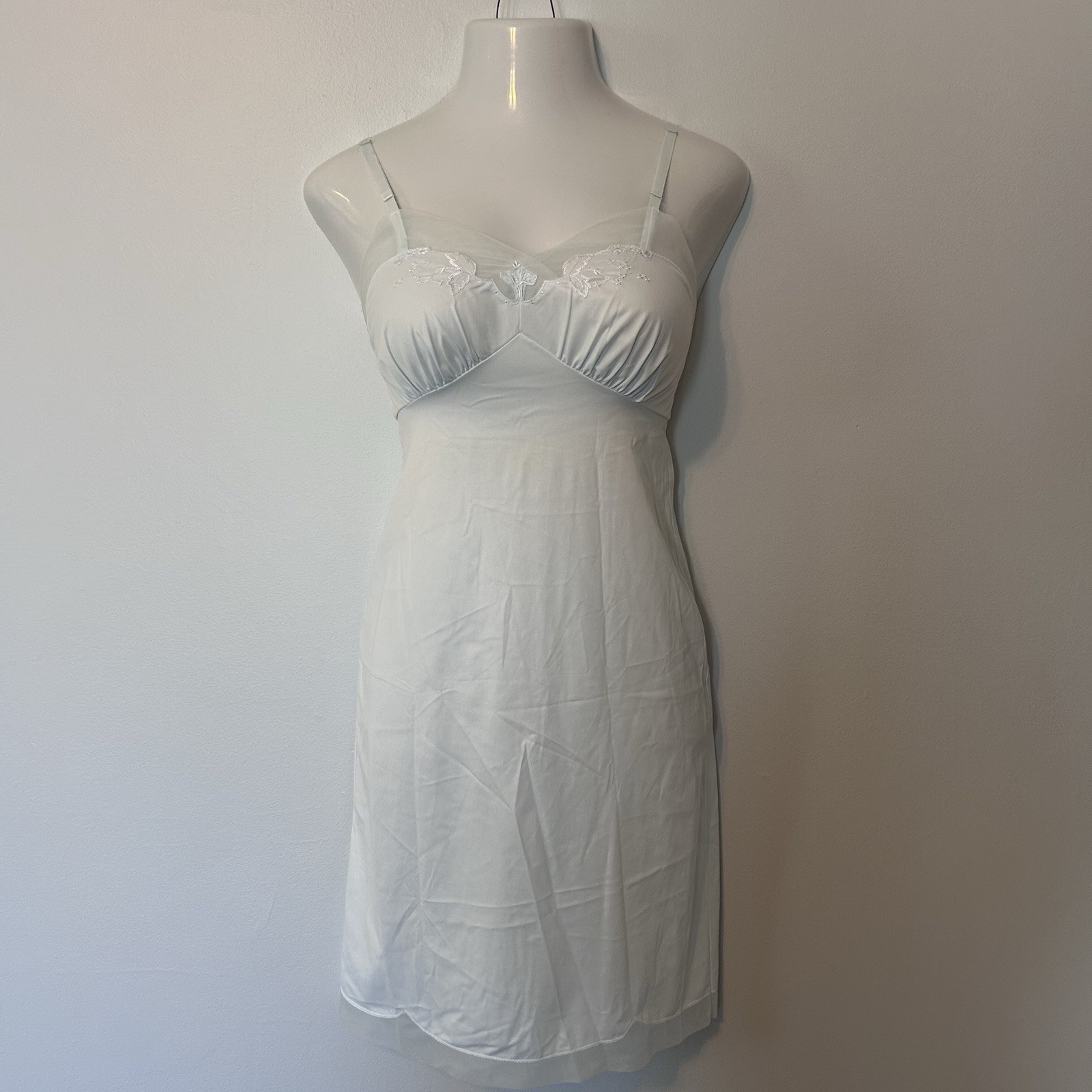 Vtg 1950s Van Raalte Small 32 Baby Blue Full Slip Dress Nylon Housewife MCM
