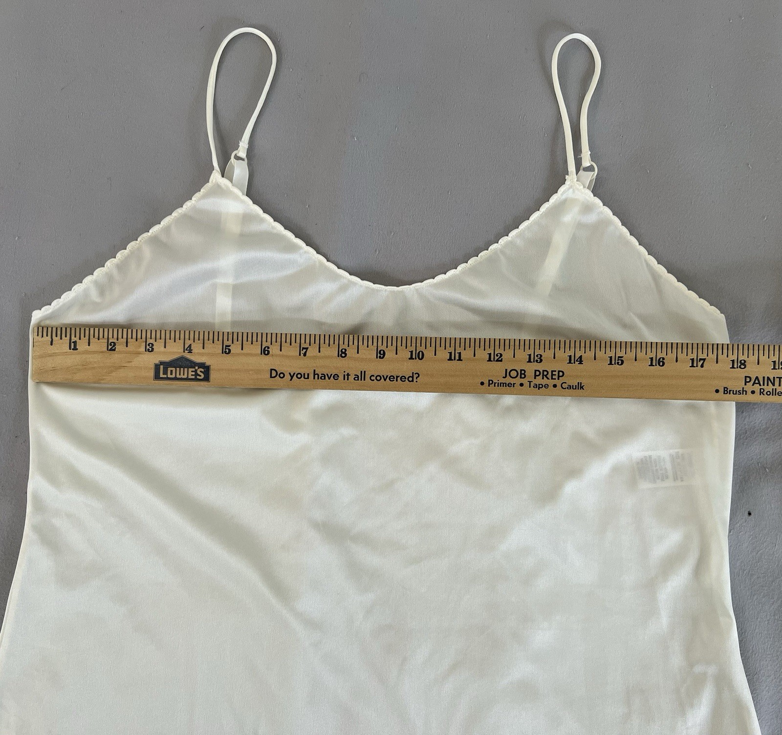 Vanity Fair Ladies Ivory Night Gown Size 38 Spaghetti Straps Nylon 32” / 44