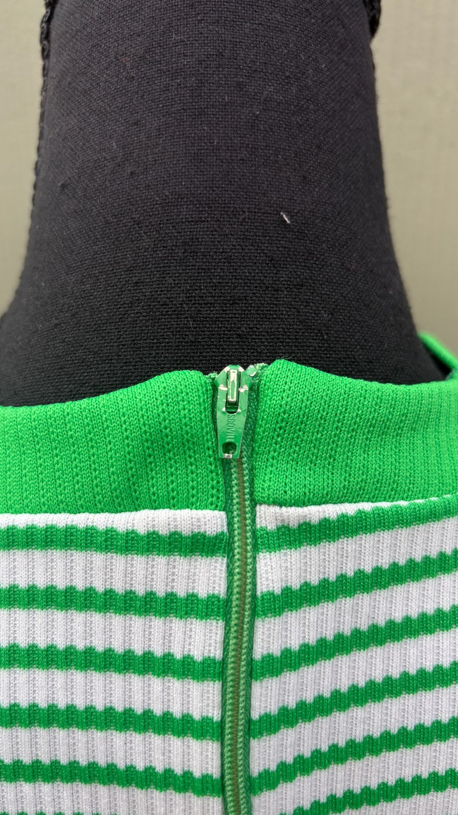 vtg 60s 70s Mod Preppy Retro Green White Striped V-Neck Sweater Vest Tank Top