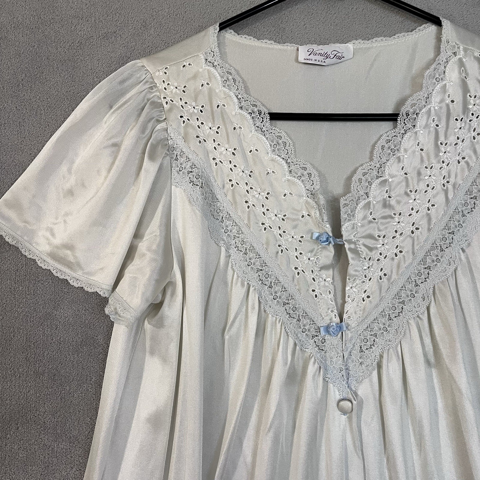 Vtg Vanity Fair Ivory Nylon Nightgown Small Lace Eyelet Button Front Cottagecore