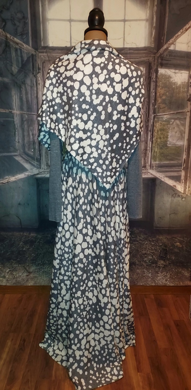 Vintage 1970s Mollie Parnis Boutique A-Line Knit Maxi Dress with Shawl S/M