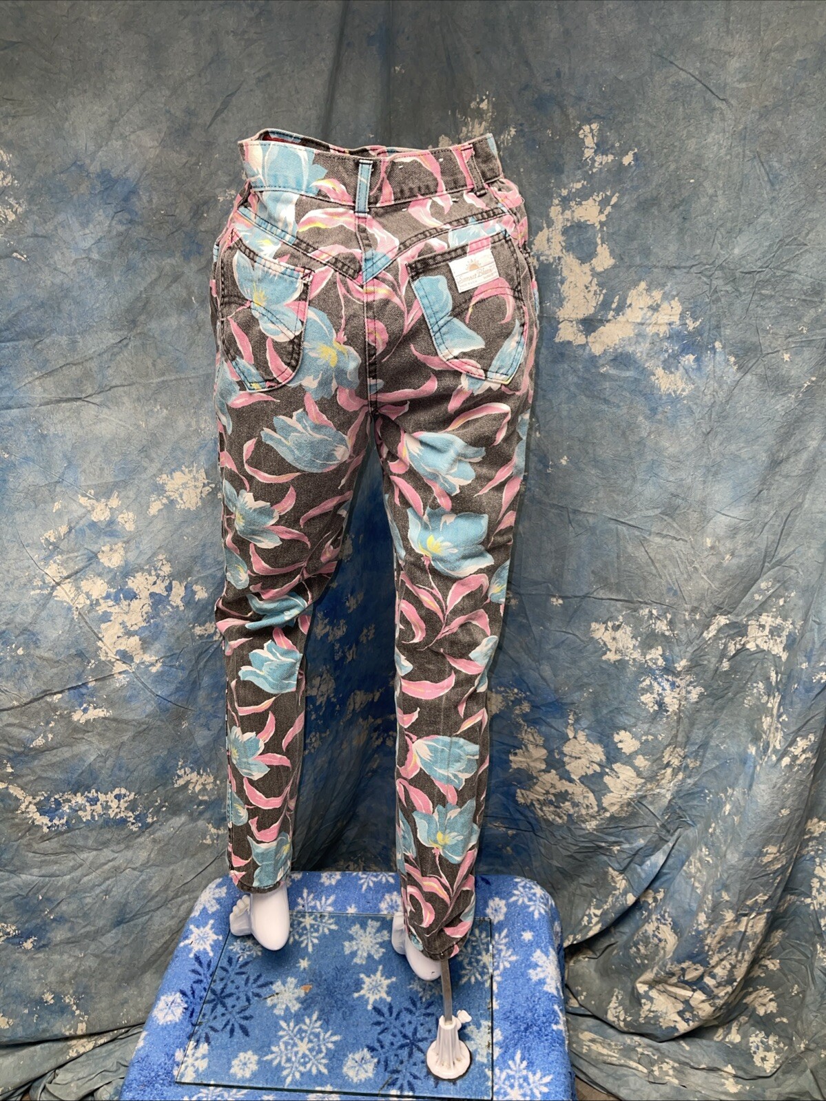 Vtg 1980s Juniors Sunset Blues Chic Floral Black Denim Tapered Leg Pants 27X28